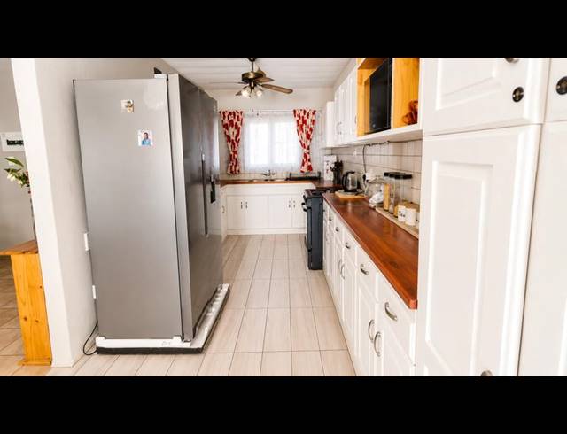 3 BEDROOM TOWNHOUSE FOR SALE IN SINOVILLE